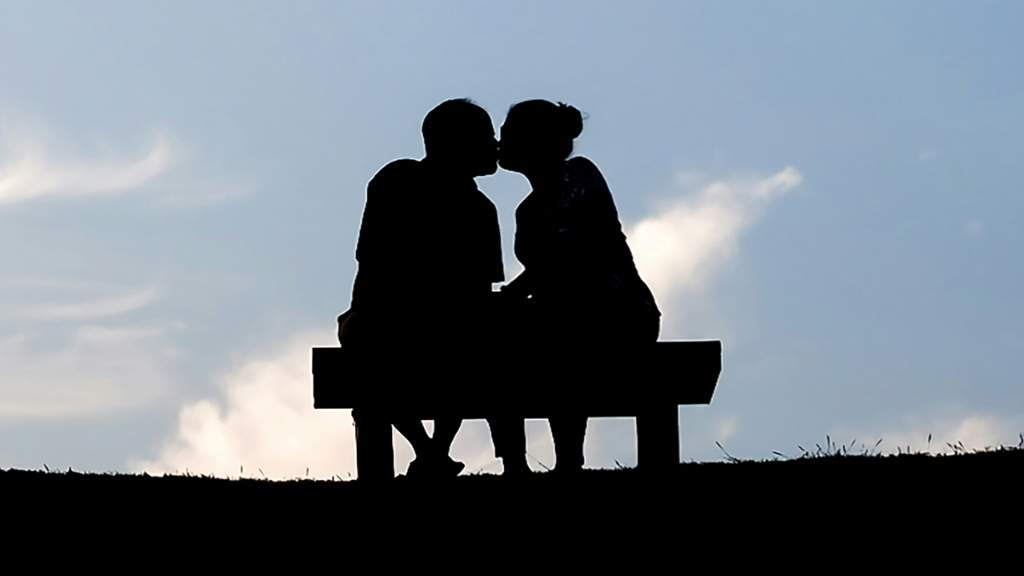 女人敢约你去这种地方,就是对你动真心,在说“我爱你”